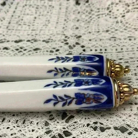Vintage Cobalt Blue & White Porcelain Desk Set,  Magnifying Glass, Letter Opener - Picture 11 of 16